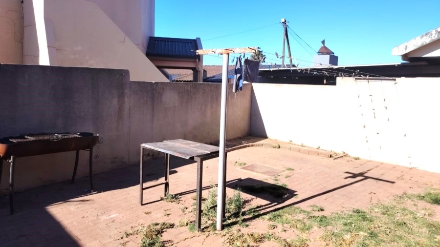 2 Bedroom Property for Sale in Vredenburg Western Cape